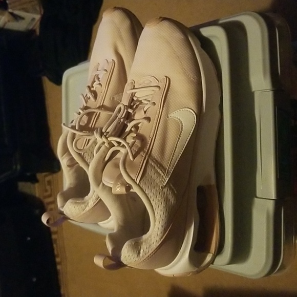 Nike Air Max - Picture 1 of 8
